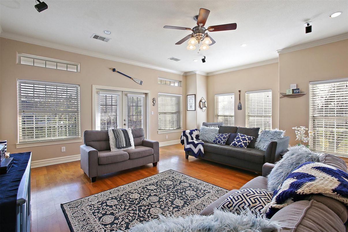 Interior, Living room, Recessed Lighting, Wood Texture Flooring