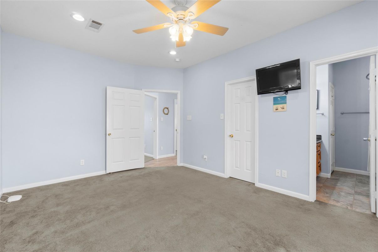 Empty room, Interior, Recessed Lighting