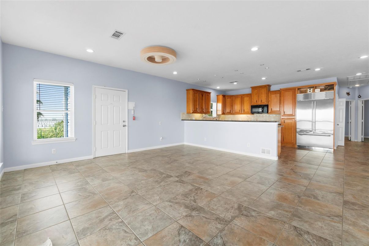 Empty room, Interior, Kitchen, Recessed Lighting, Stainless Steel Appliances