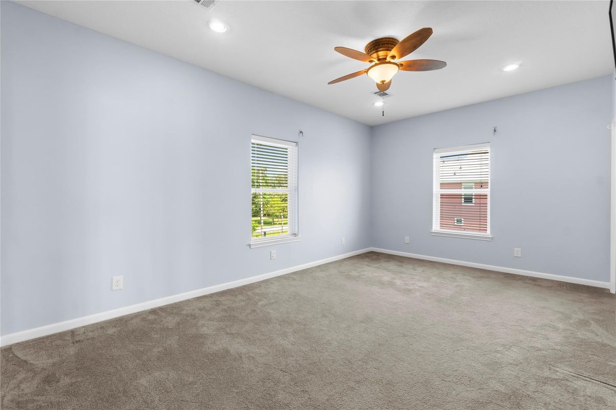 Empty room, Interior, Recessed Lighting