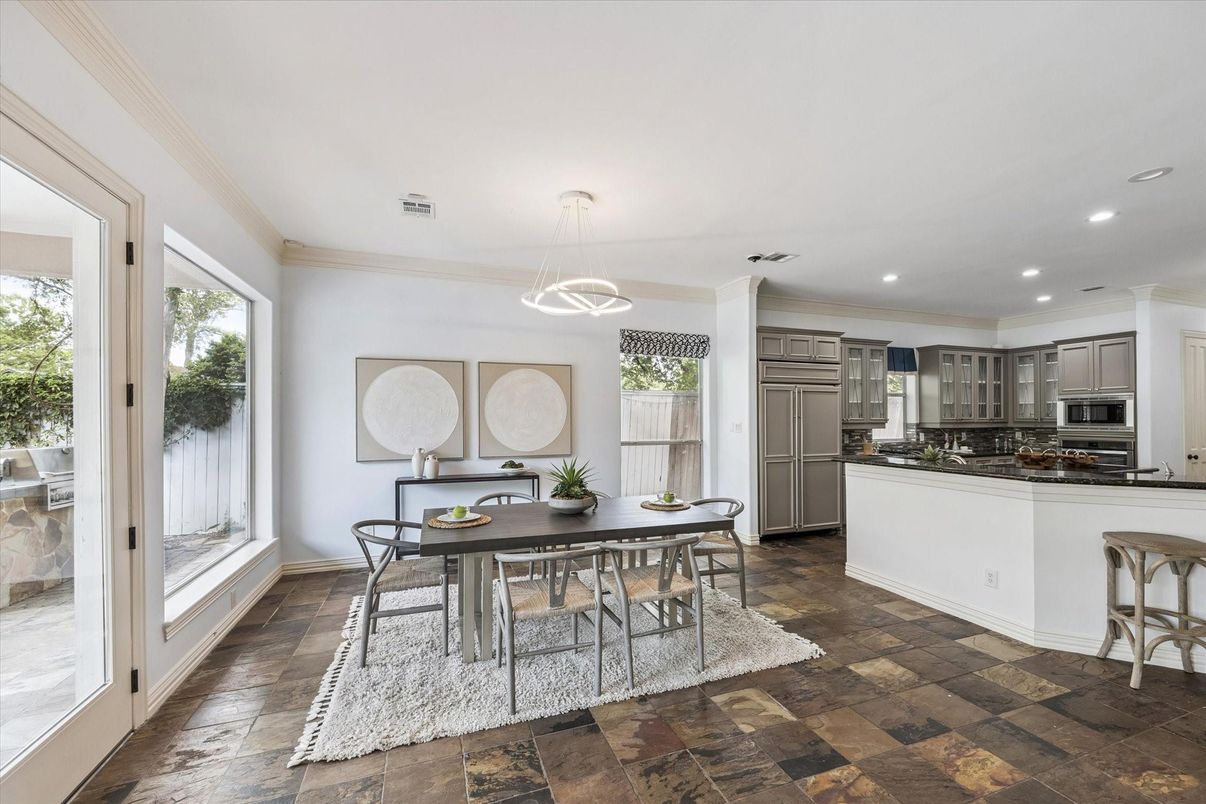 Dining room, Interior, Kitchen, Pendant Lights, Recessed Lighting, Stainless Steel Appliances