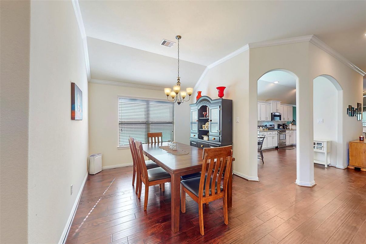 Chandelier, Dining room, Interior, Kitchen, Recessed Lighting, Wood Texture Flooring