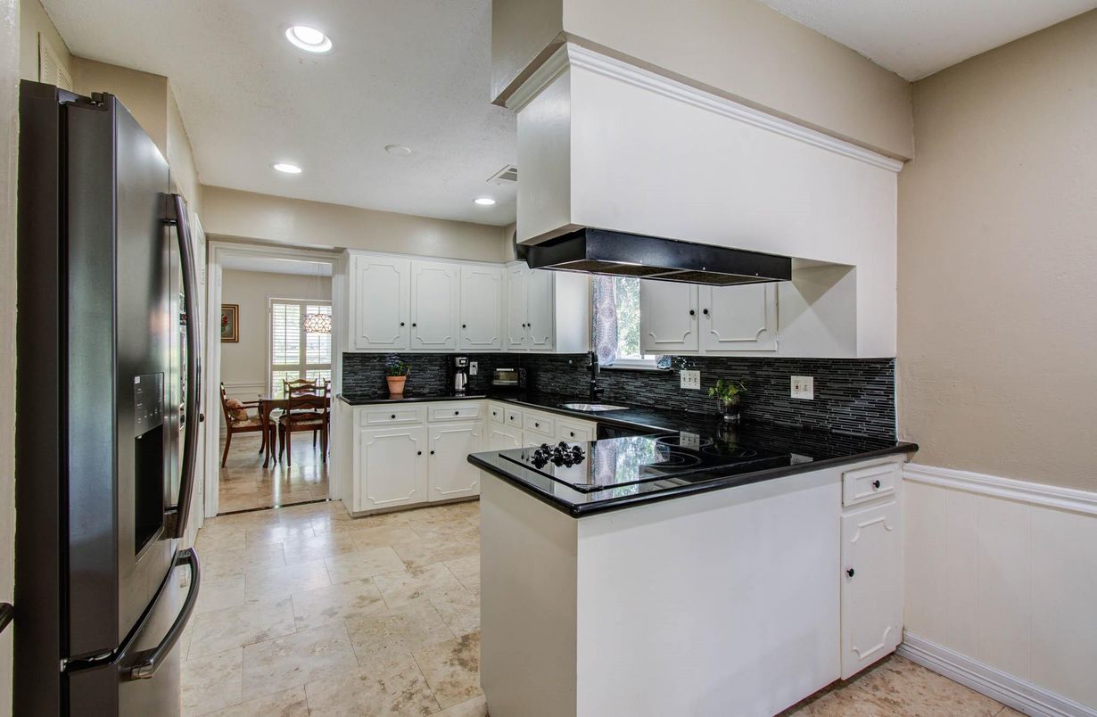 Dining room, Interior, Kitchen, Recessed Lighting