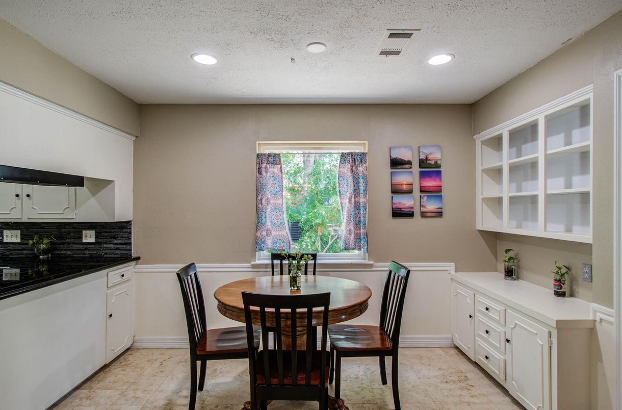 Dining room, Interior, Kitchen, Recessed Lighting