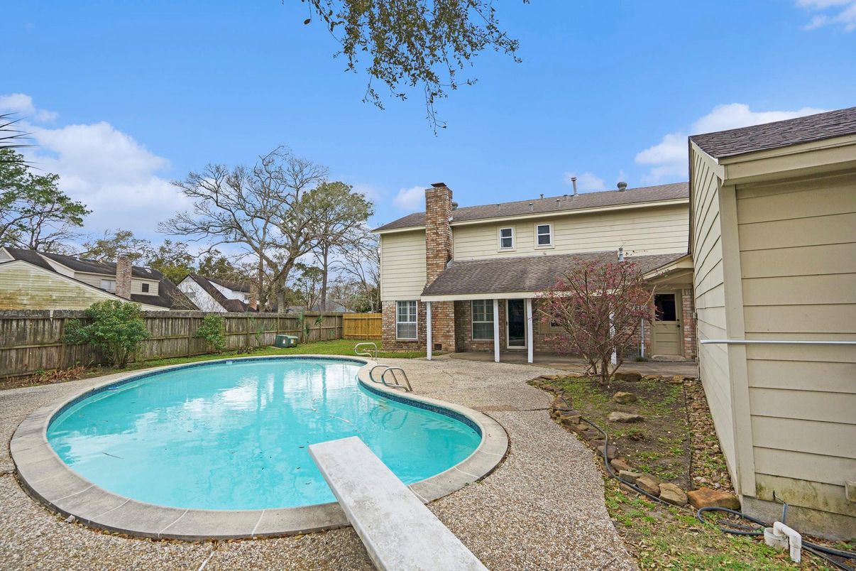Exterior, Pool