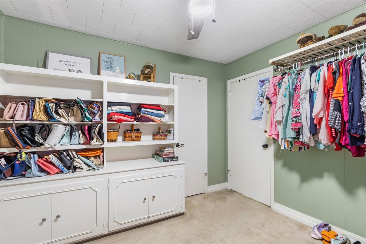 Interior, Walk-in Closets