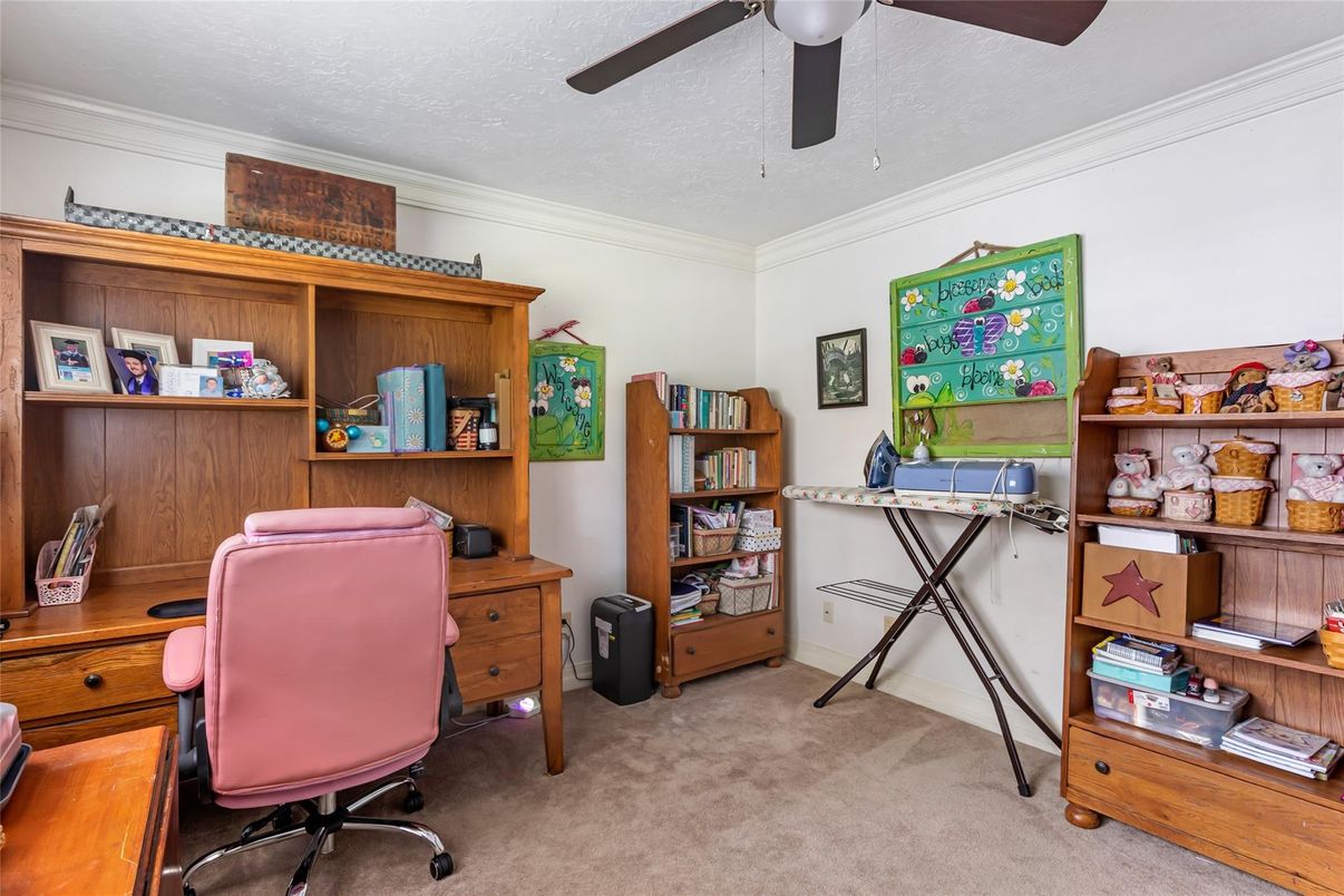 Home Office, Interior