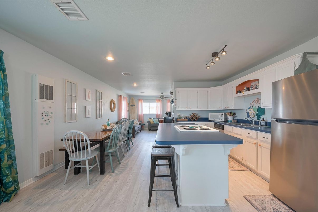 Dining room, Interior, Kitchen, Recessed Lighting, Wood Texture Flooring