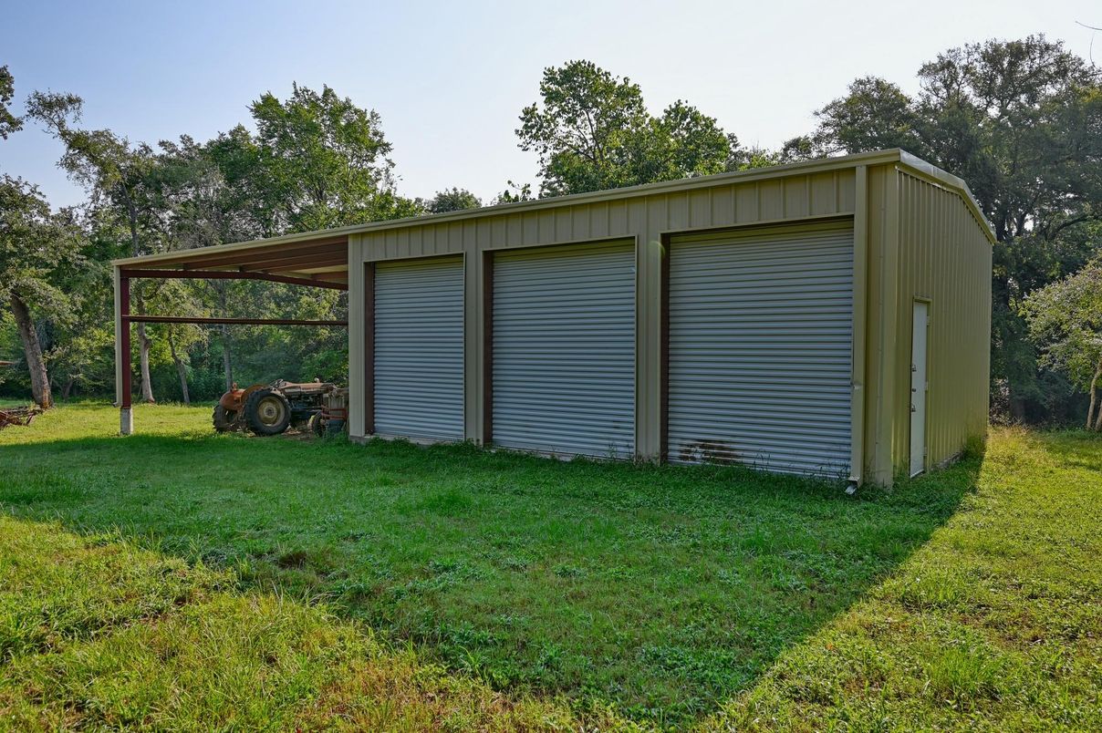 Backyard, Detached Garage, Exterior