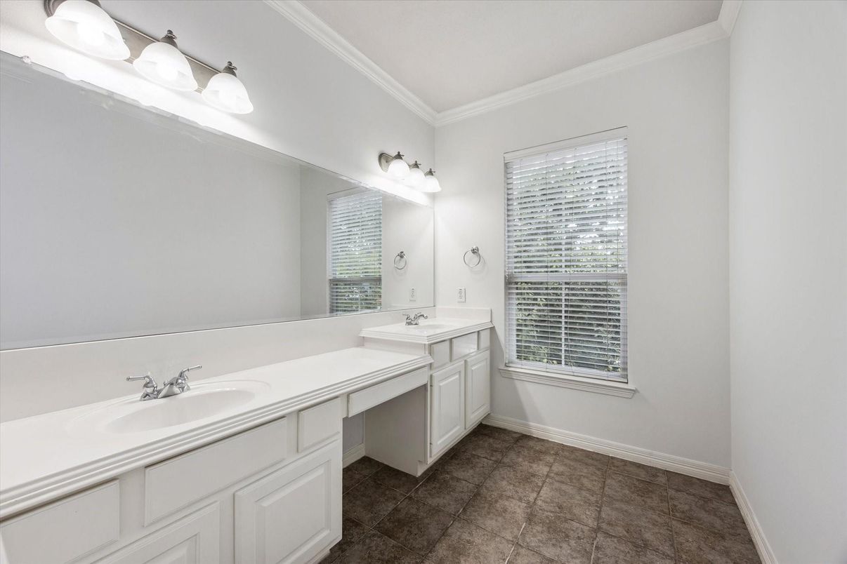 Bathroom, Dual Sink Vanities, Interior