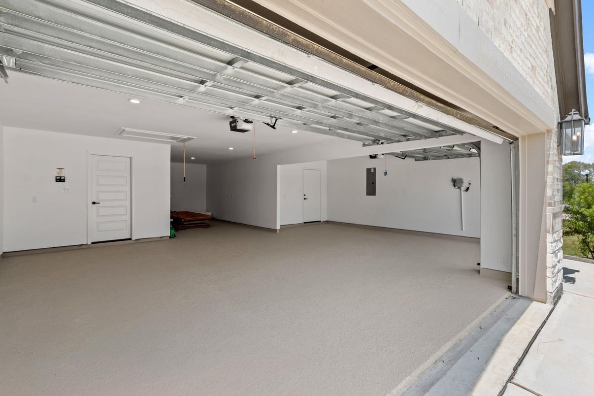 Garage, Interior