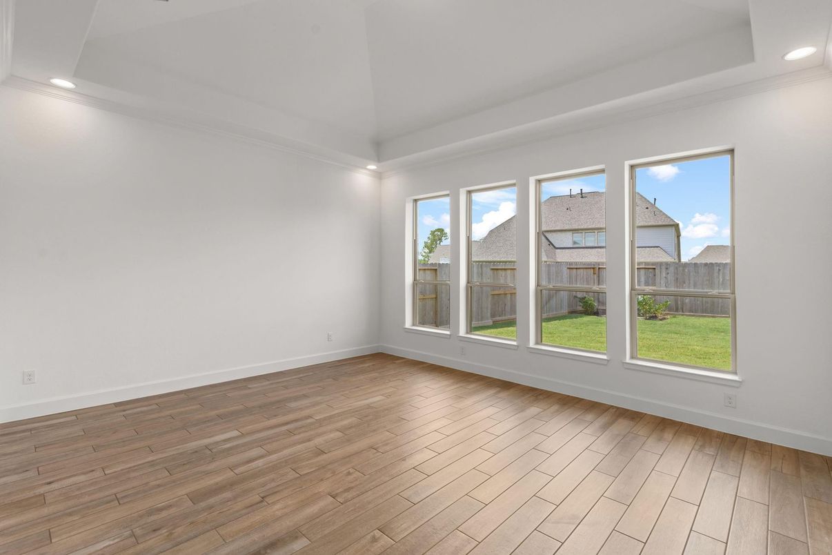 Empty room, Interior, Recessed Lighting, Wood Texture Flooring