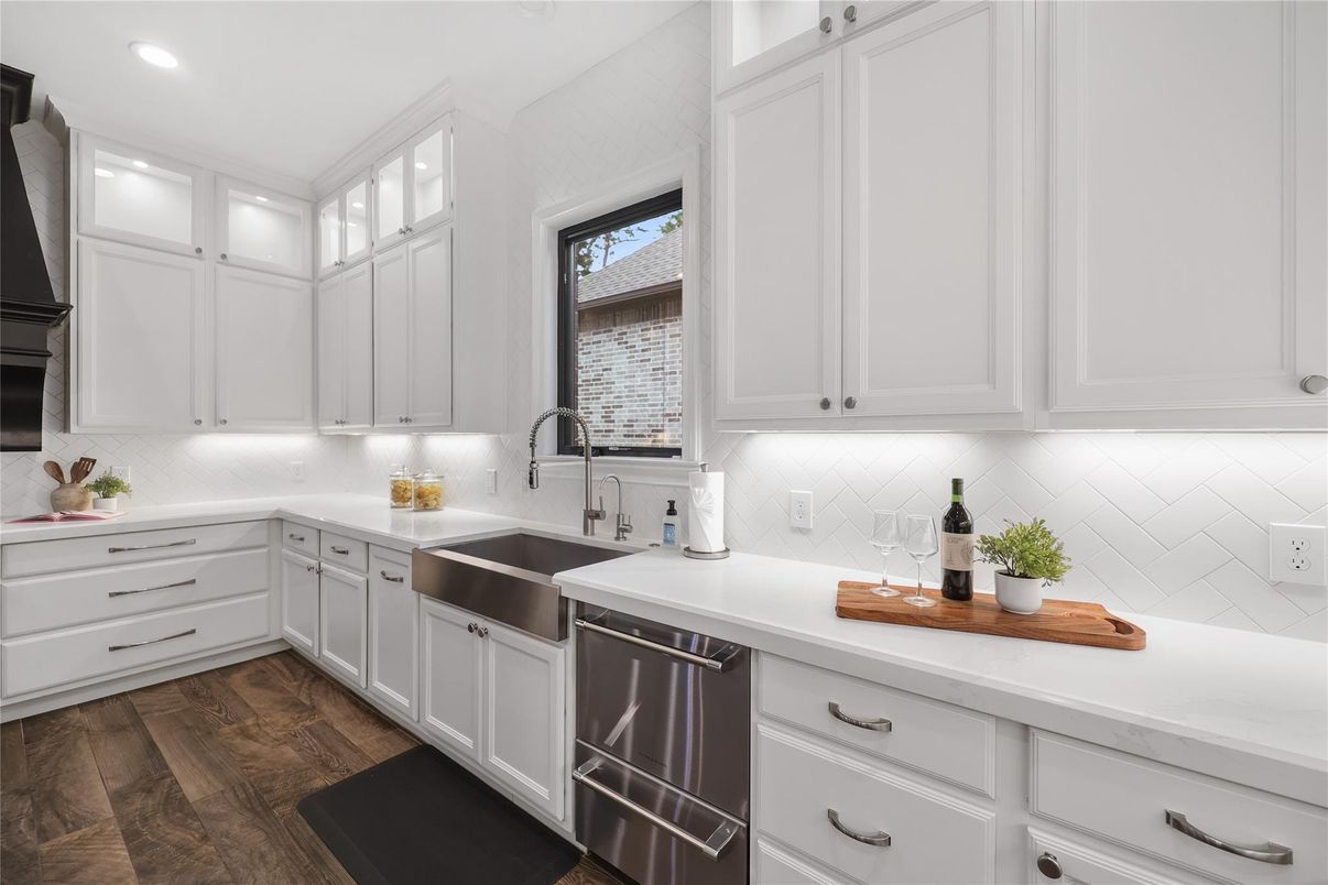 Interior, Kitchen, Recessed Lighting, Wood Texture Flooring