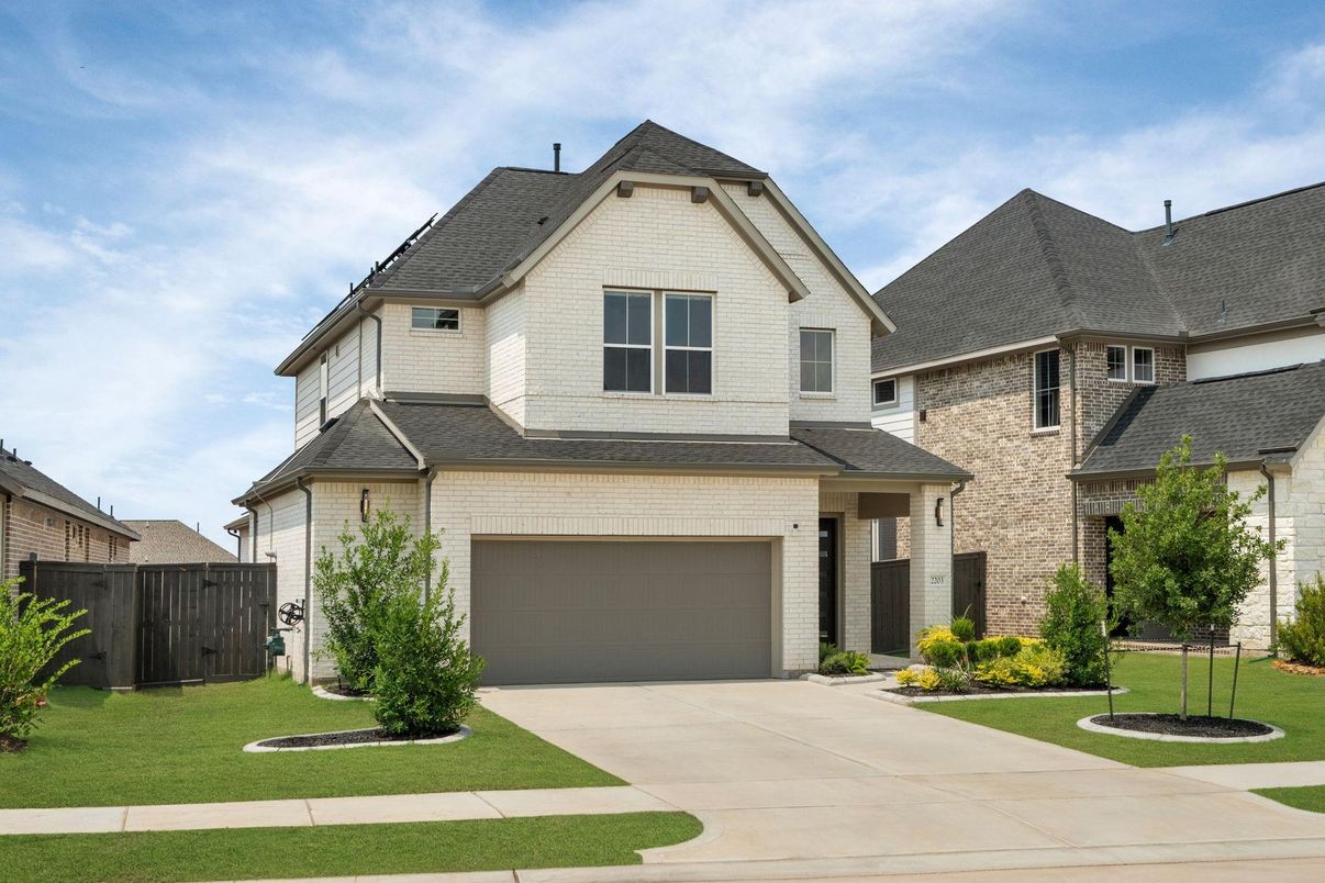 Attached, Exterior, Facade, Brick Facade, Brick Traditional