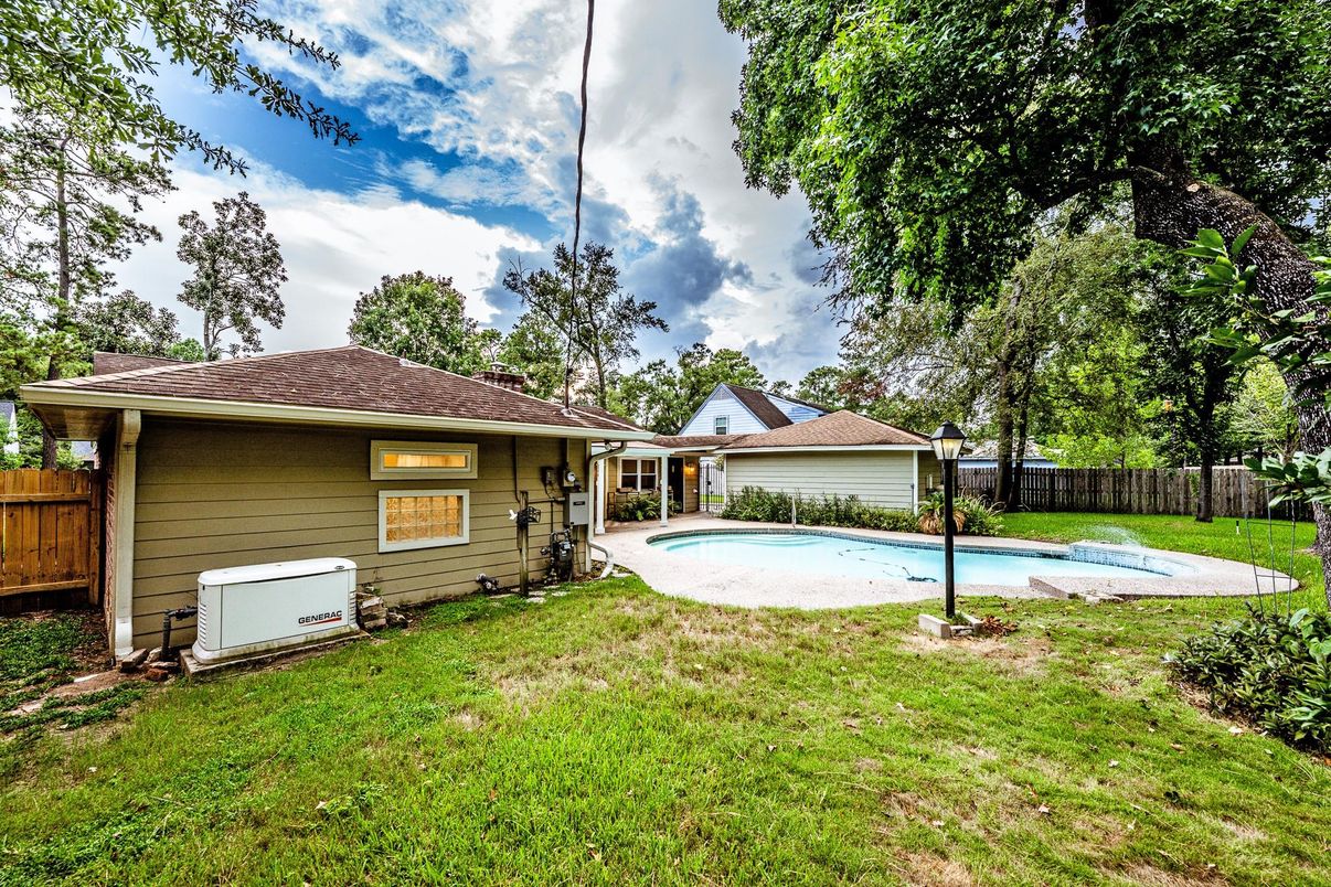 Backyard, Exterior, Pool