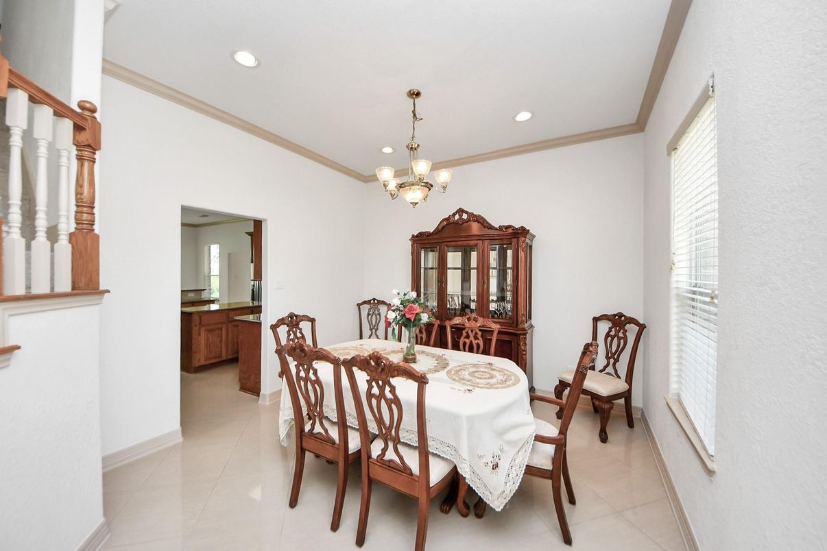 Chandelier, Dining room, Interior, Recessed Lighting