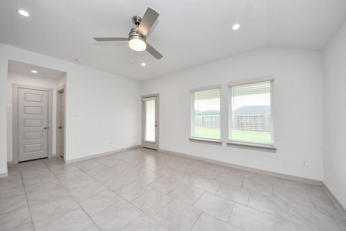 Empty room, Interior, Recessed Lighting