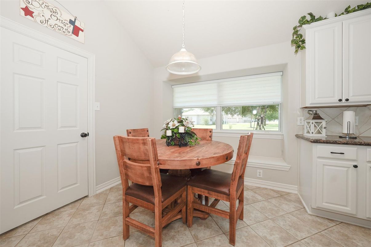 Dining room, Interior, Pendant Lights