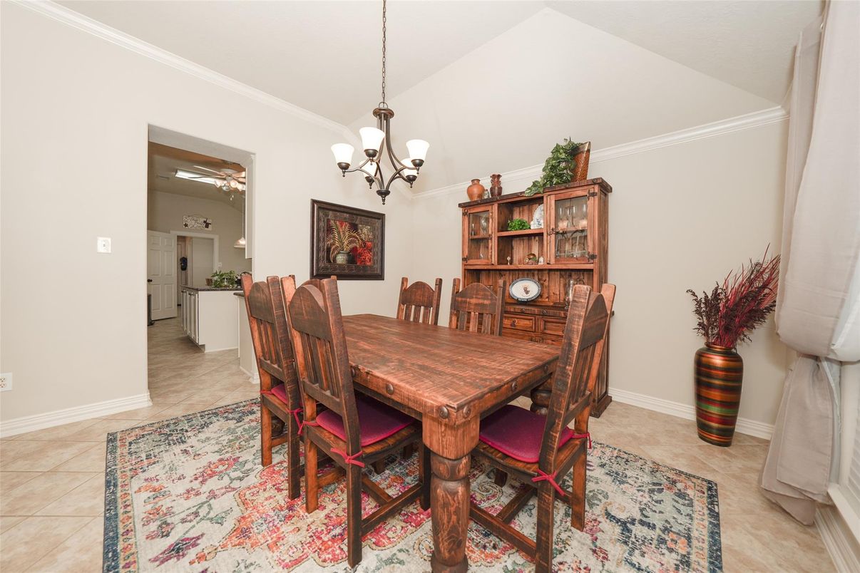 Chandelier, Dining room, Interior
