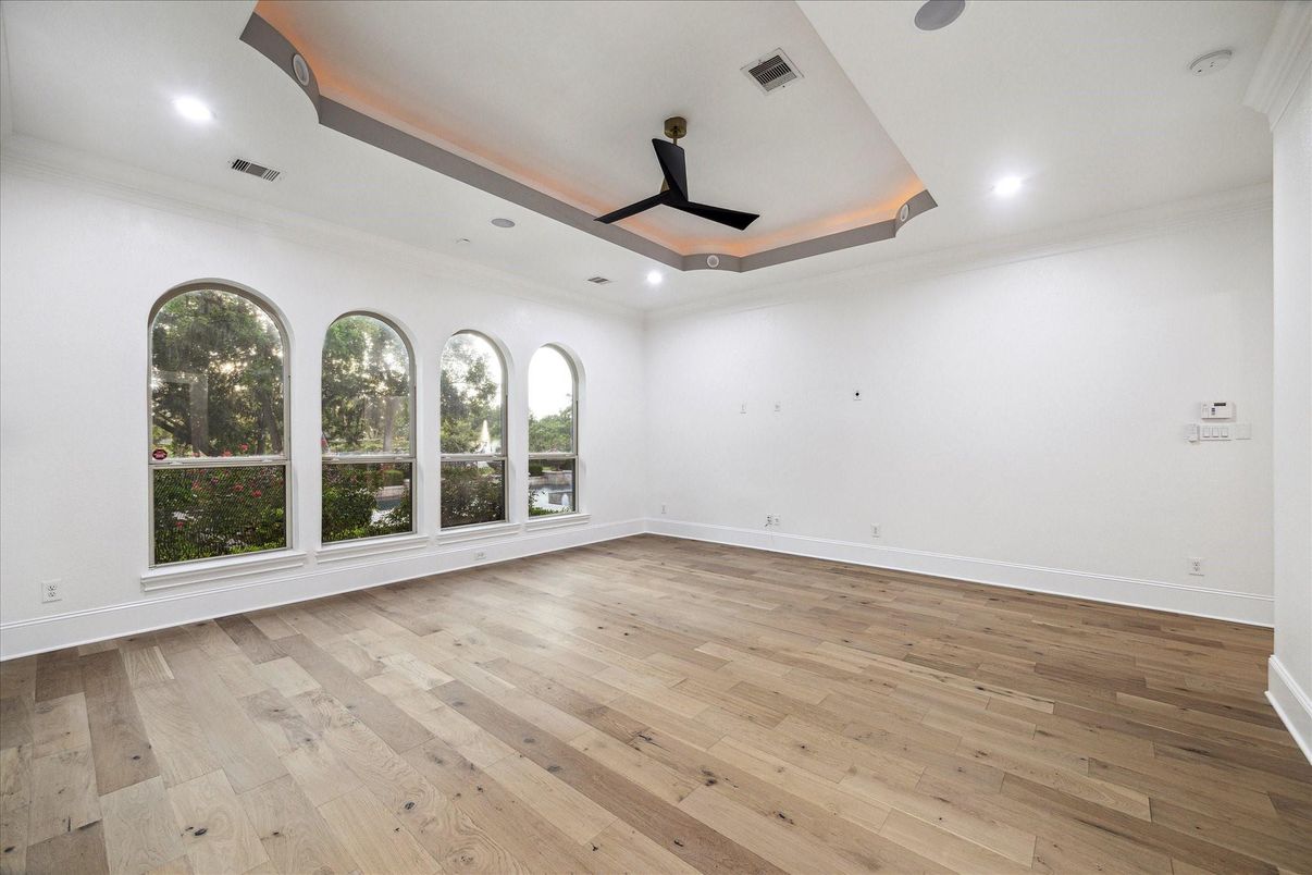 Empty room, Interior, Recessed Lighting, Wood Texture Flooring