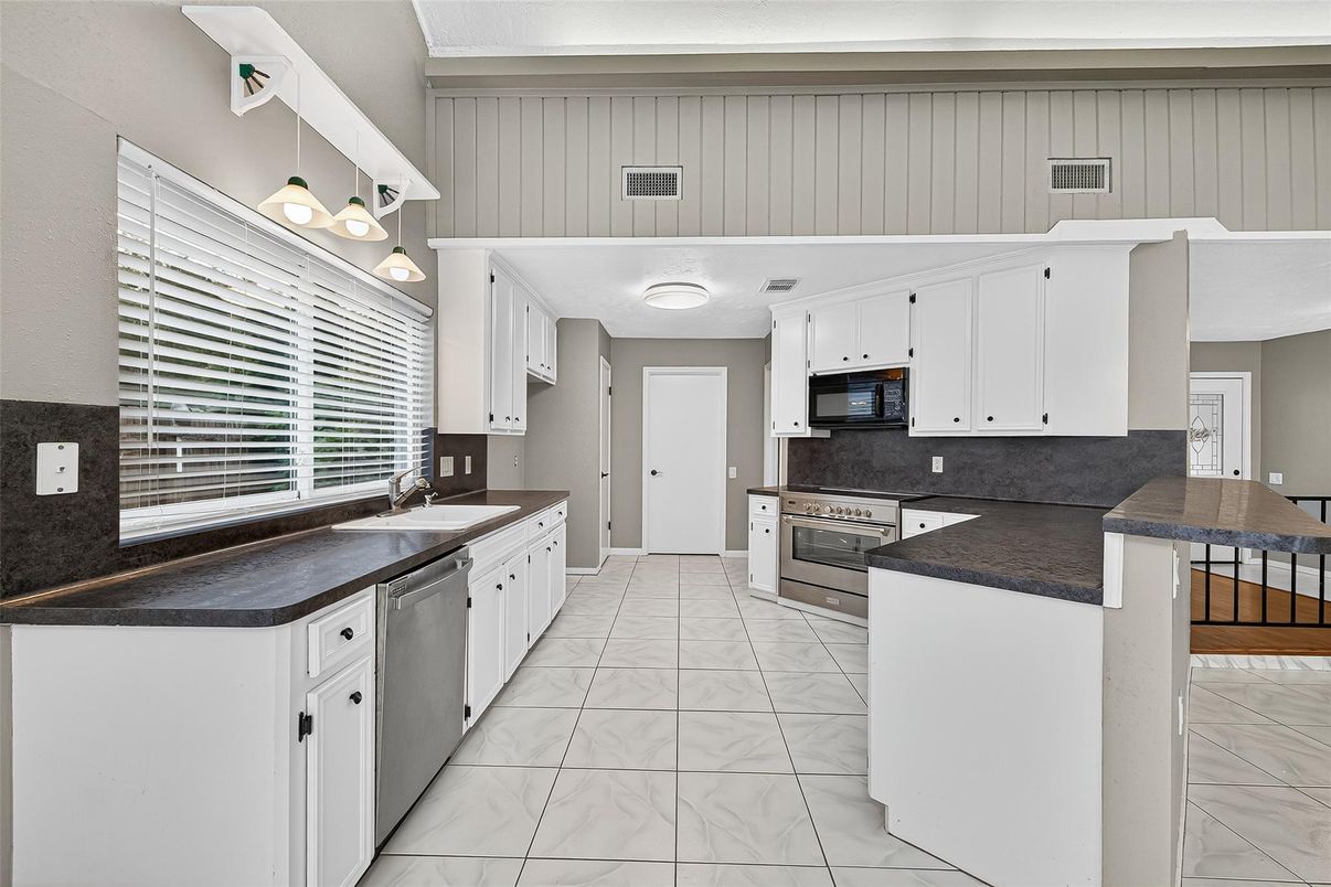 Interior, Kitchen, Marble, Stainless Steel Appliances
