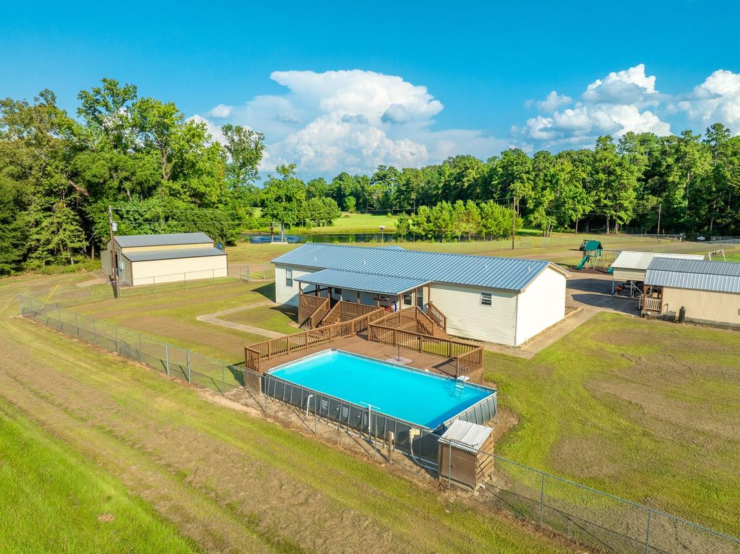 Backyard, Exterior, Pool