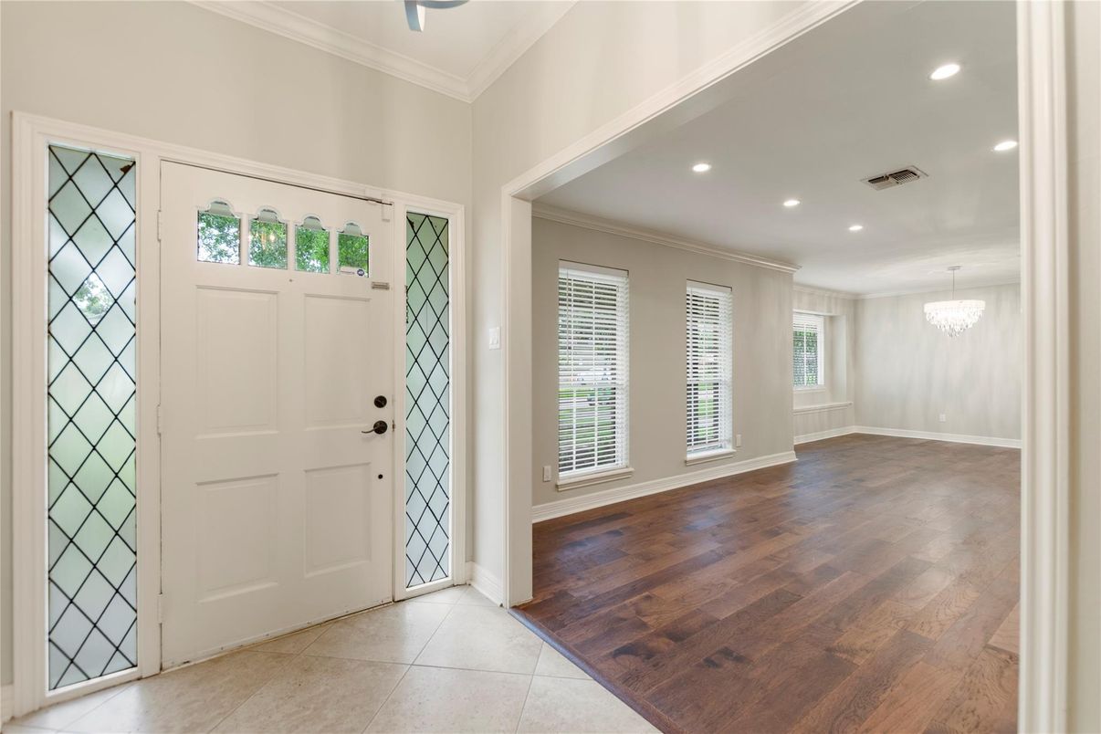 Chandelier, Empty room, Interior, Recessed Lighting, Wood Texture Flooring