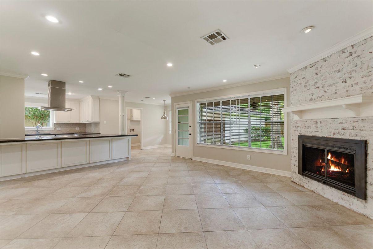 Empty room, Fireplace, Interior, Kitchen, Recessed Lighting