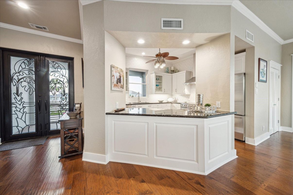 Interior, Kitchen, Recessed Lighting, Wood Texture Flooring