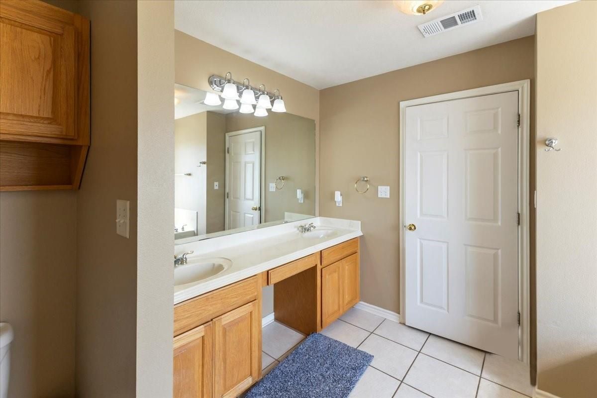 Bathroom, Dual Sink Vanities, Interior