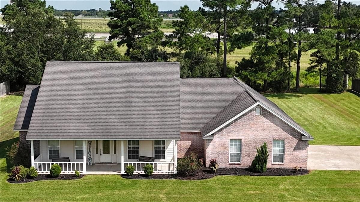 Exterior, Facade, Brick Facade, Cape Cod
