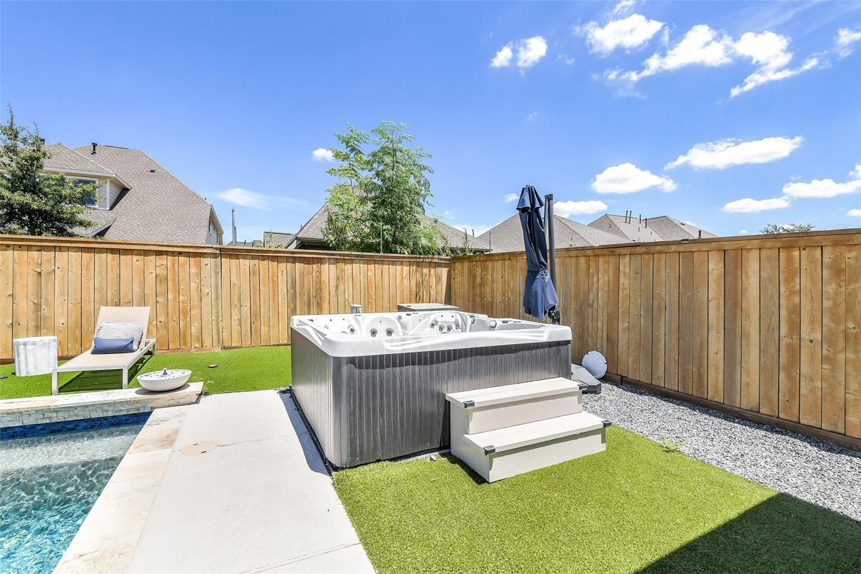 Exterior, Hot Tub