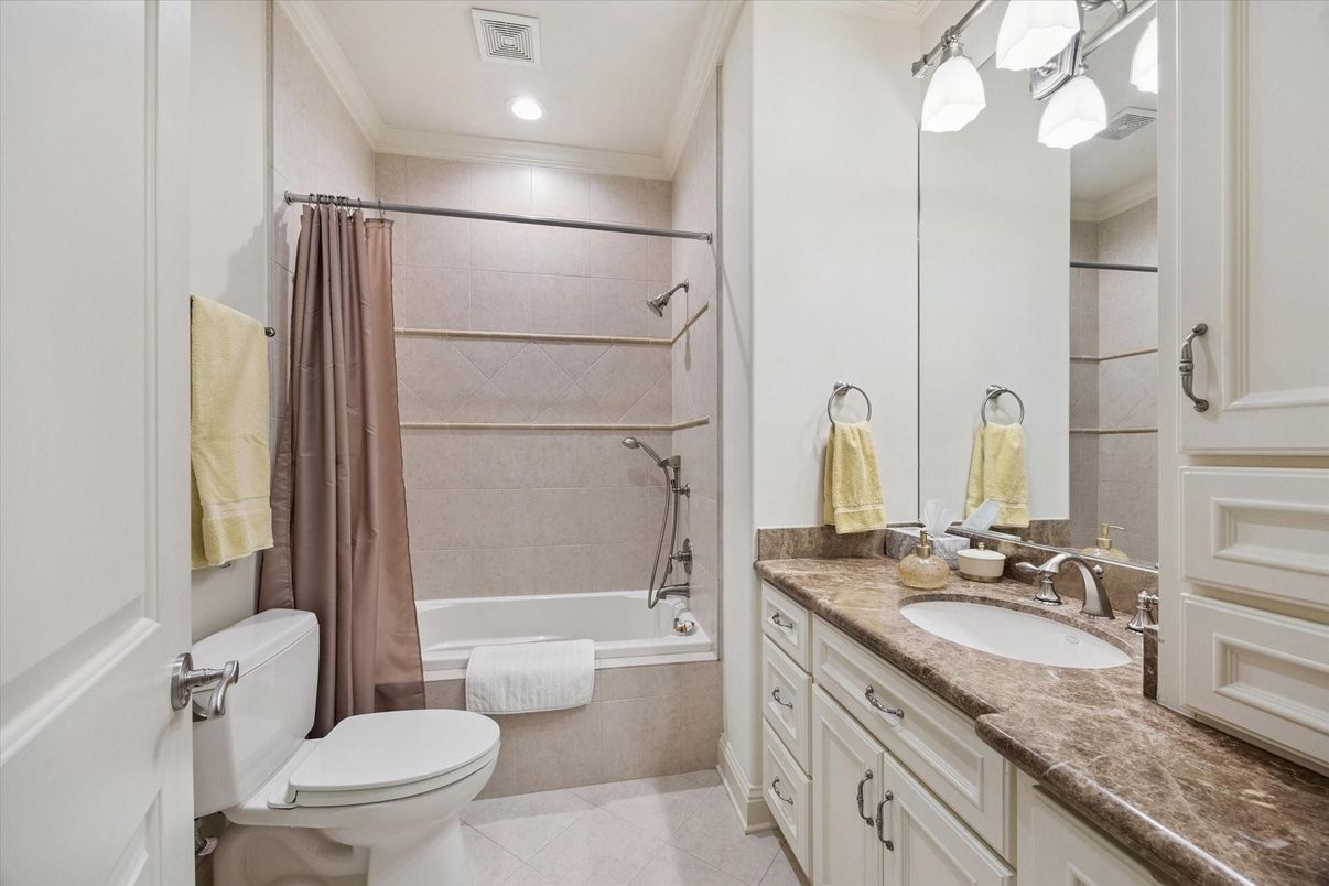 Bathroom, Interior, Recessed Lighting