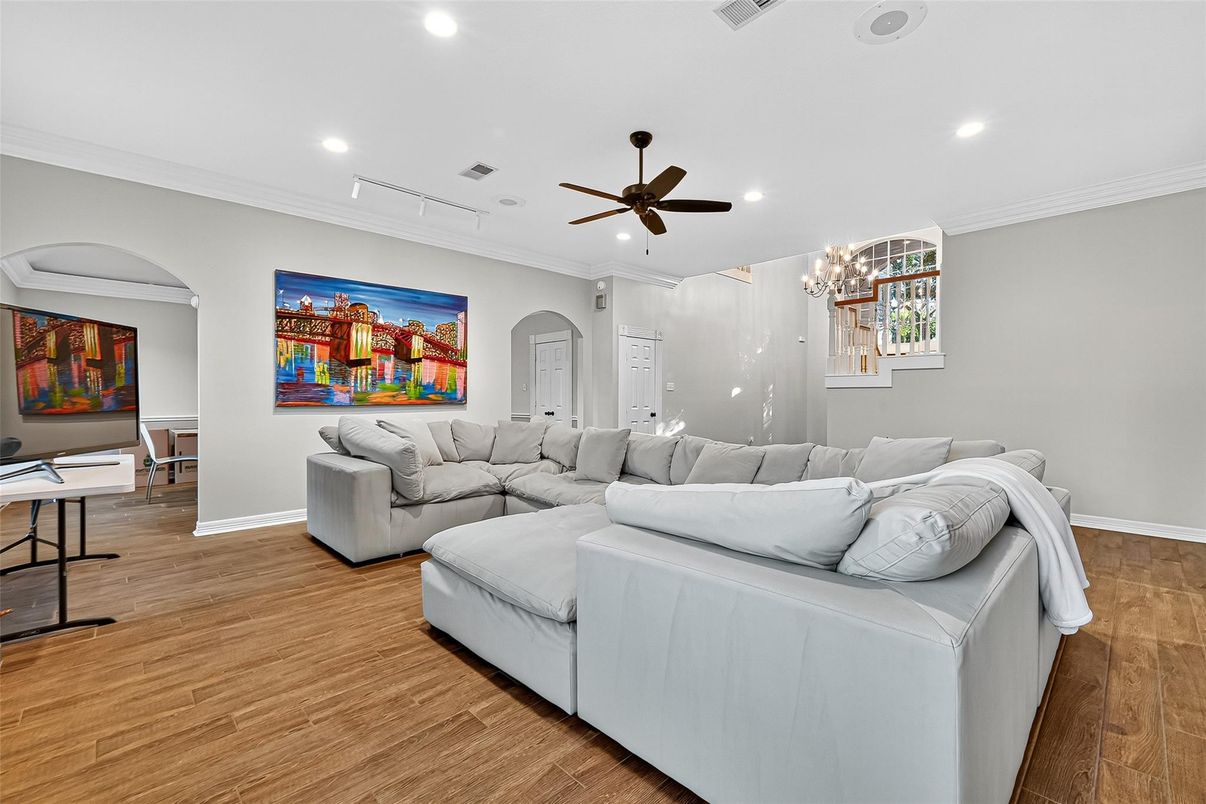 Interior, Living room, Recessed Lighting, Wood Texture Flooring
