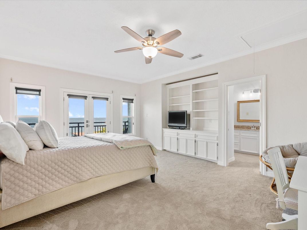 Bedroom, Interior, Pendant Lights, Water