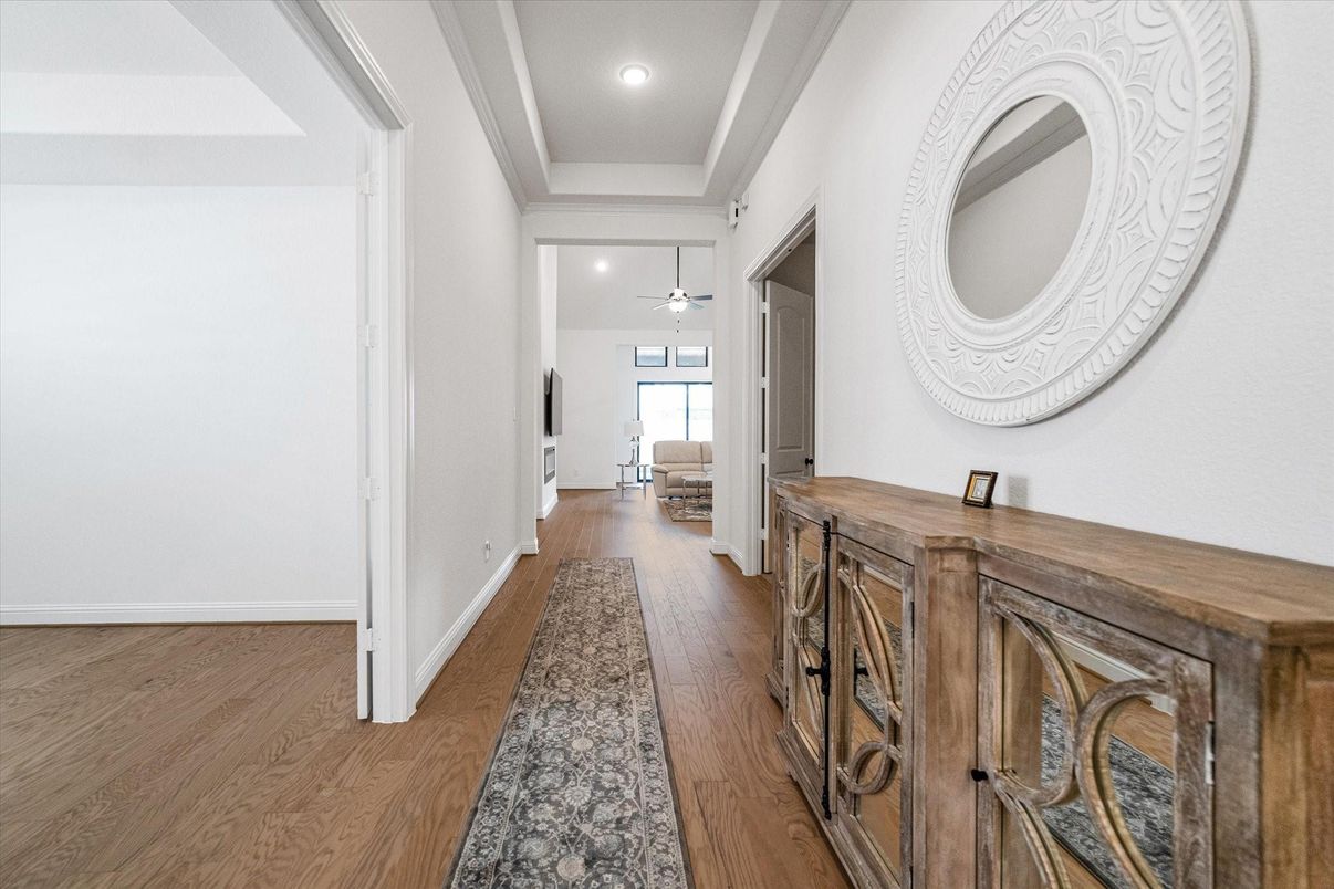 Interior, Recessed Lighting, Wood Texture Flooring