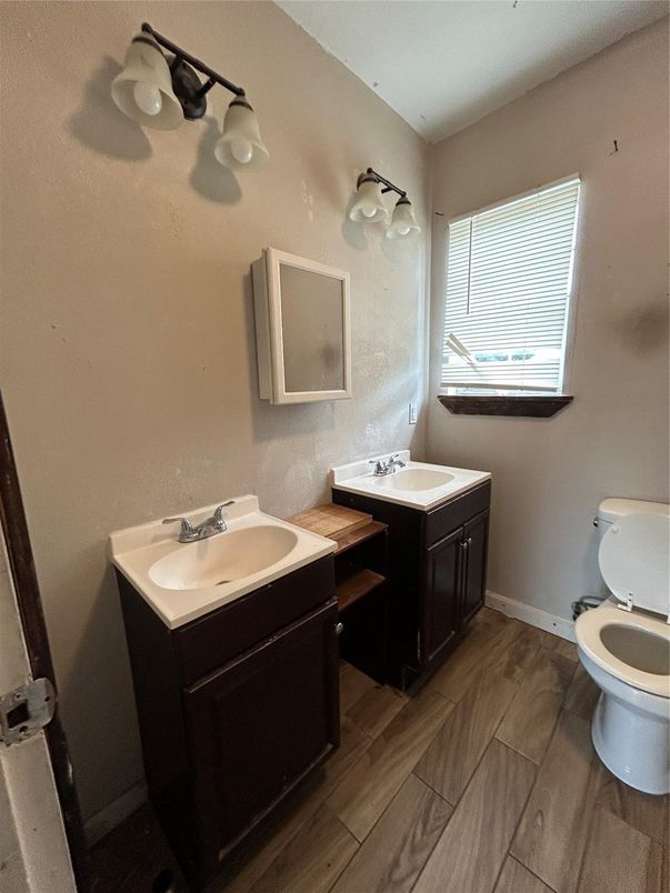 Bathroom, Dual Sink Vanities, Interior, Wood Texture Flooring