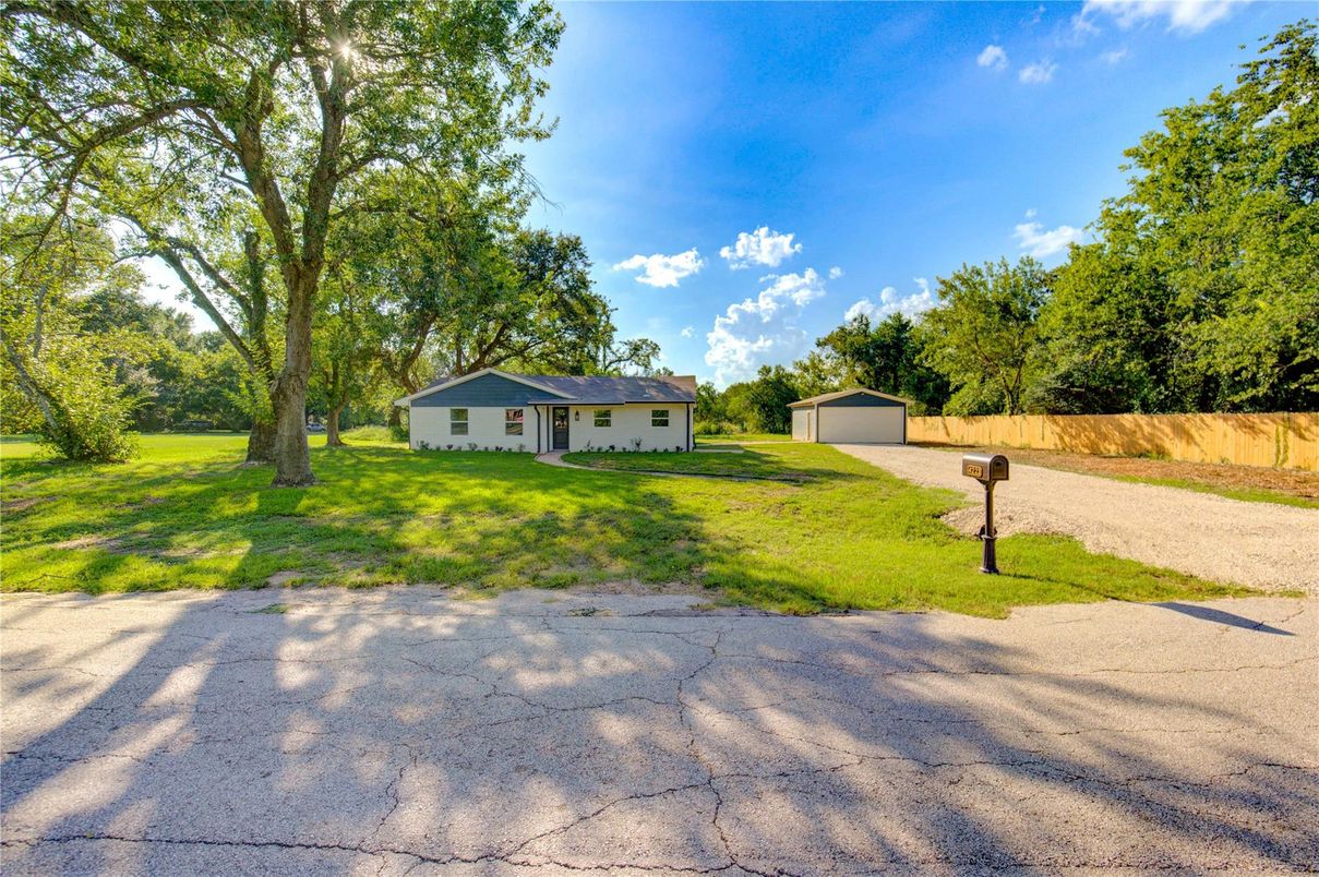 Backyard, Detached Garage, Exterior