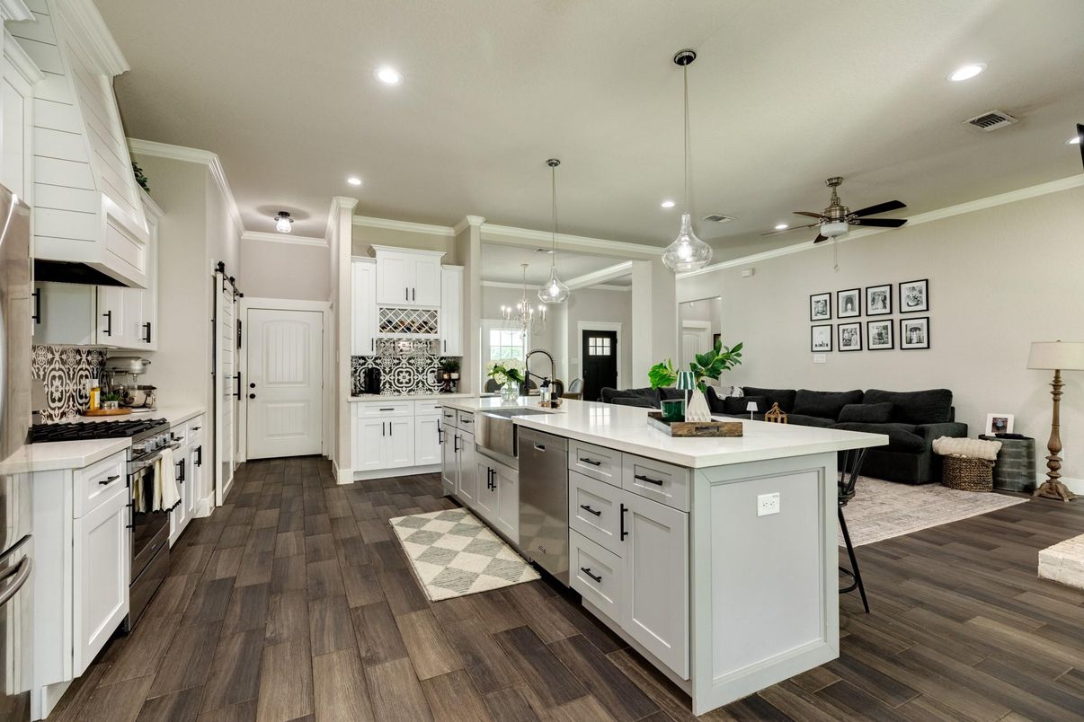 Interior, Kitchen, Living room, Pendant Lights, Recessed Lighting, Stainless Steel Appliances, Wood Texture Flooring