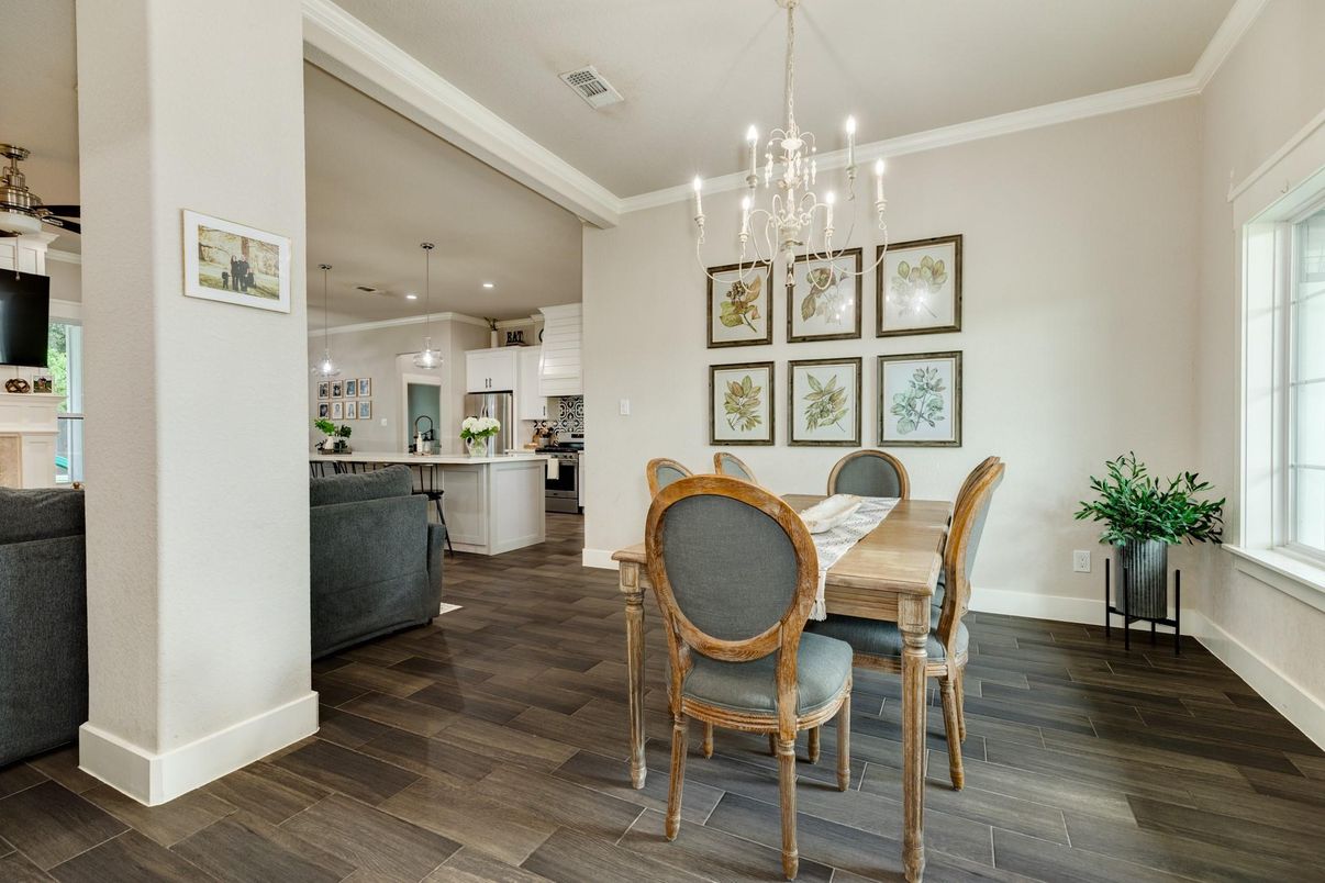Dining room, Interior, Kitchen, Pendant Lights, Recessed Lighting, Wood Texture Flooring