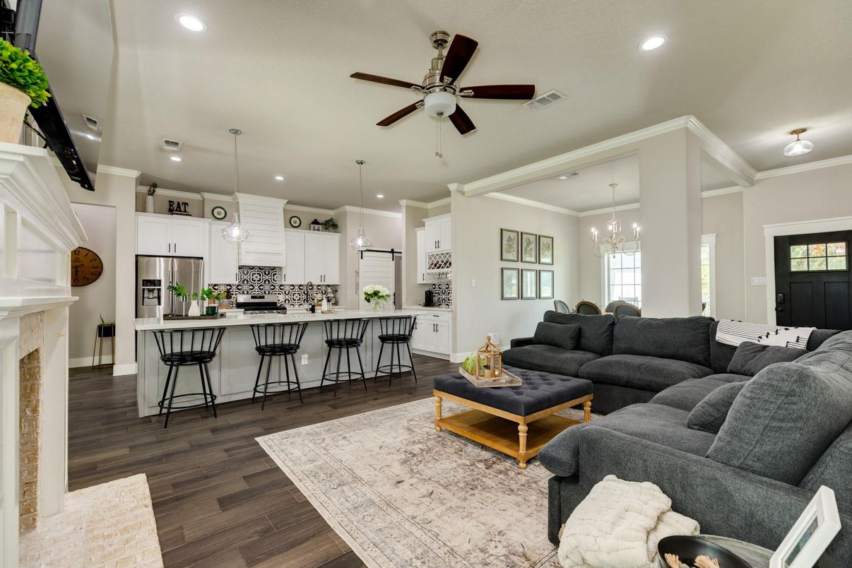 Interior, Kitchen, Living room, Pendant Lights, Recessed Lighting, Stainless Steel Appliances, Wood Texture Flooring