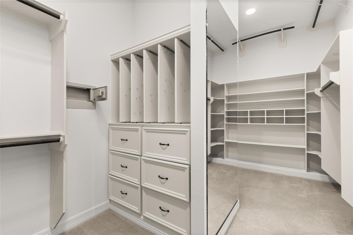 Interior, Recessed Lighting, Walk-in Closets