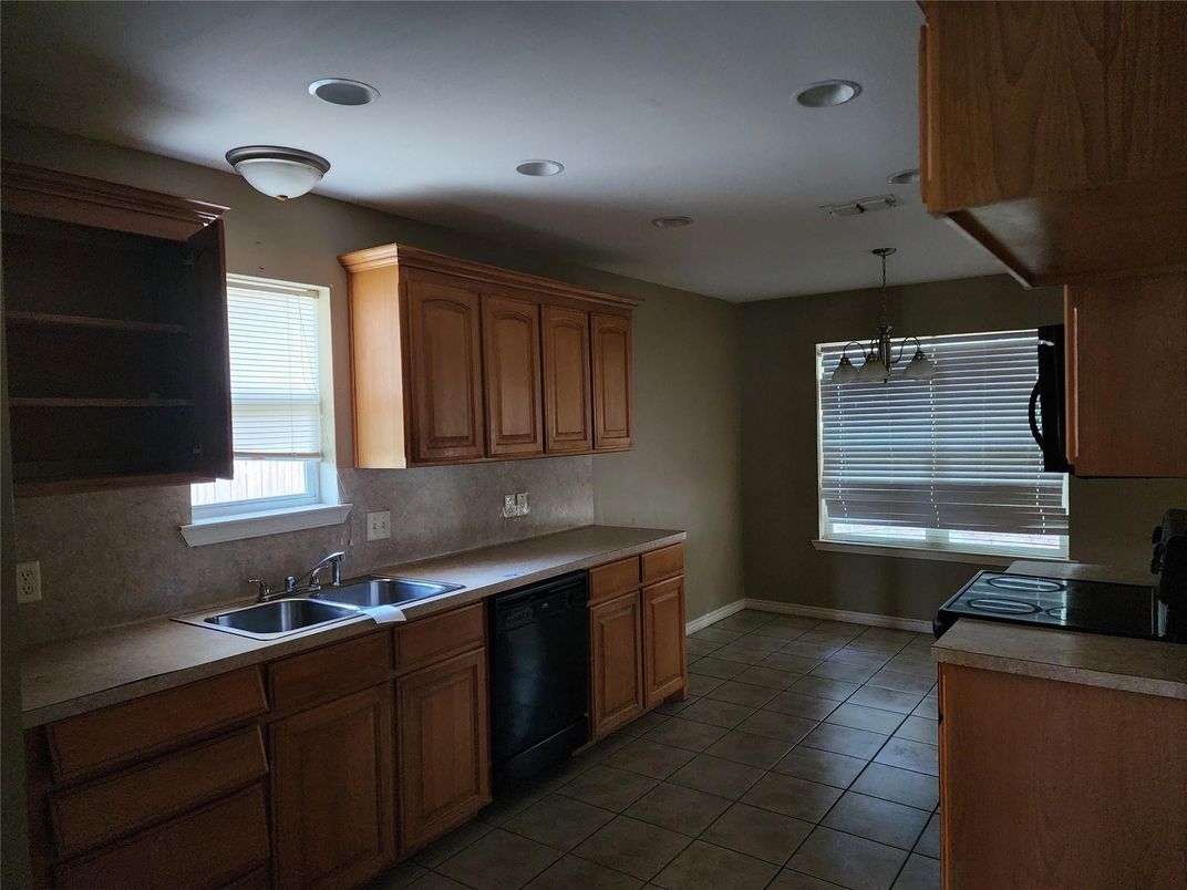 Chandelier, Interior, Kitchen, Recessed Lighting