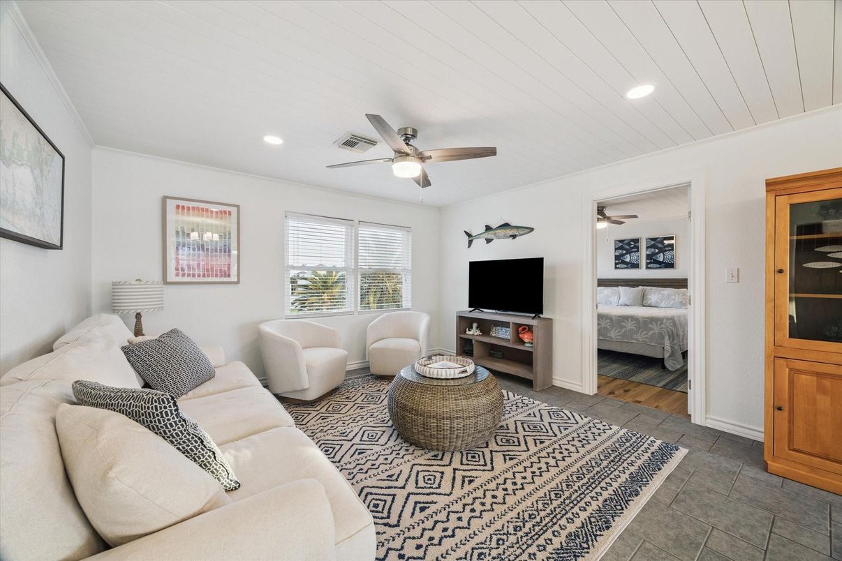 Bedroom, Interior, Living room, Recessed Lighting, Wood Texture Flooring