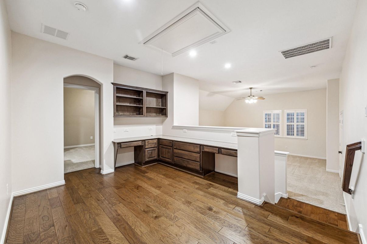 Interior, Recessed Lighting, Wood Texture Flooring