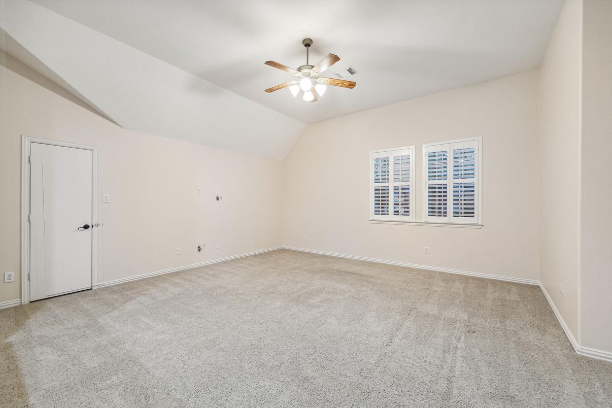 Empty room, Interior