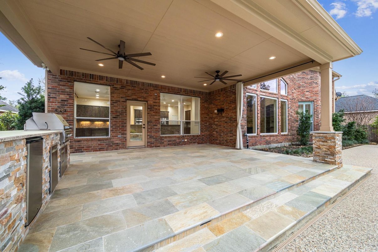 Exterior, Outdoor Kitchen