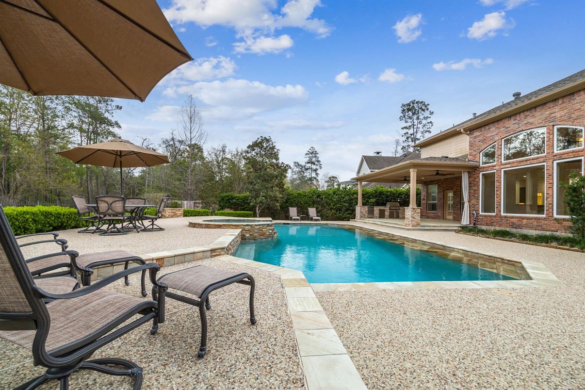 Exterior, Pool