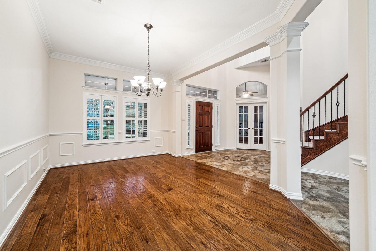 Chandelier, Empty room, Interior, Wood Texture Flooring
