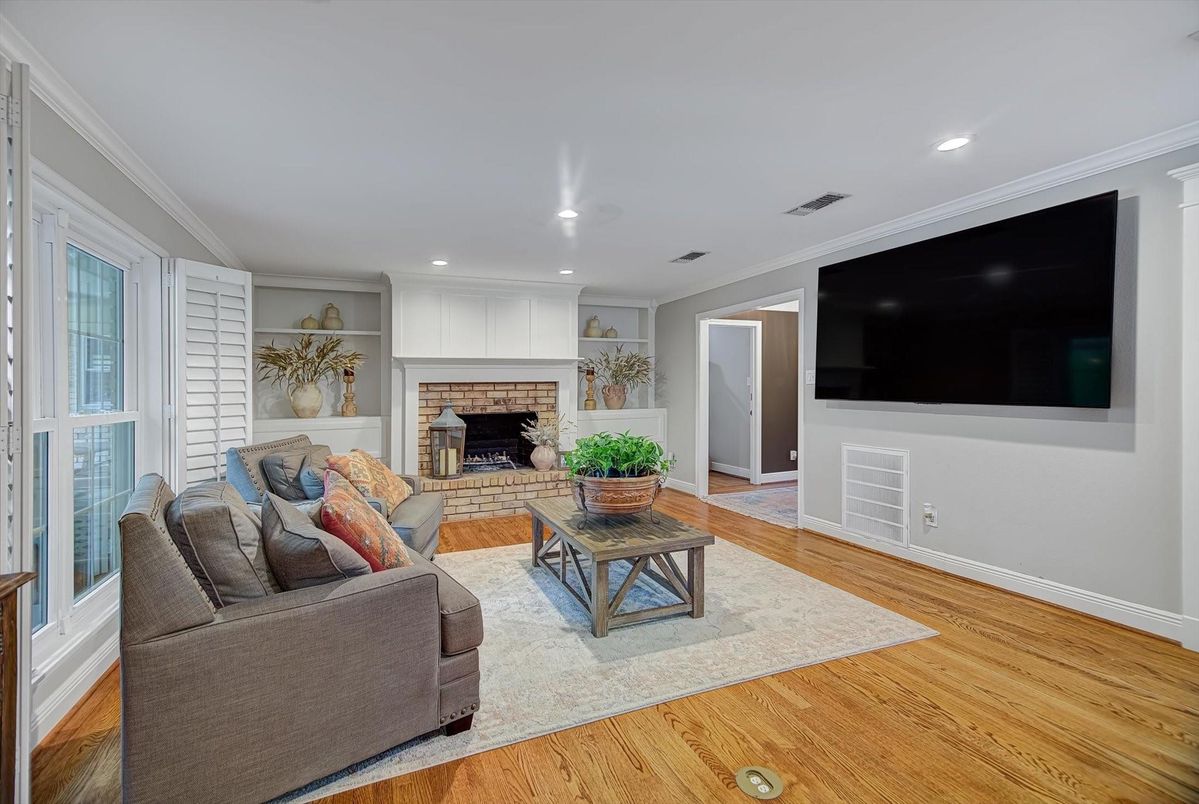 Fireplace, Interior, Living room, Recessed Lighting, Wood Texture Flooring